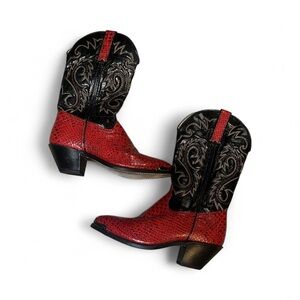 Rodeo Drive Western Boots
Size: 8 Red and Black